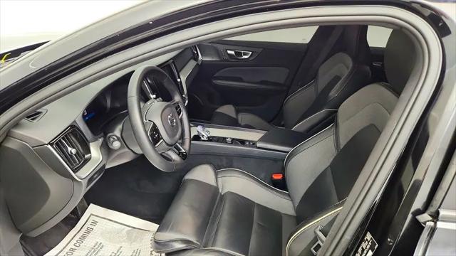 2024 Volvo S60 B5 Plus Black Edition