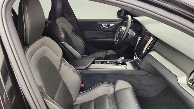 2024 Volvo S60 B5 Plus Black Edition