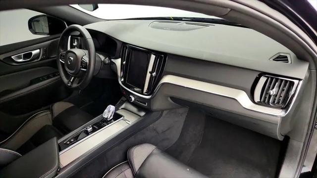 2024 Volvo S60 B5 Plus Black Edition