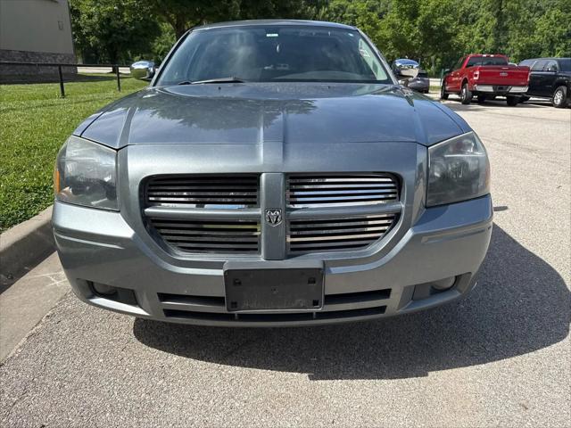 2007 Dodge Magnum Base