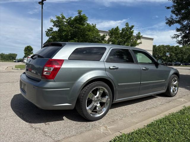 2007 Dodge Magnum Base