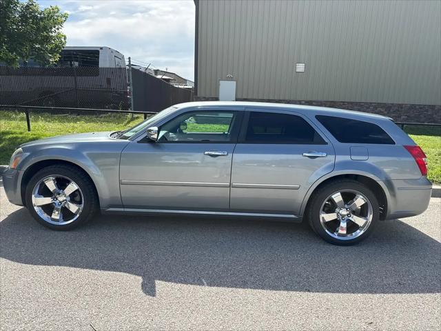 2007 Dodge Magnum Base