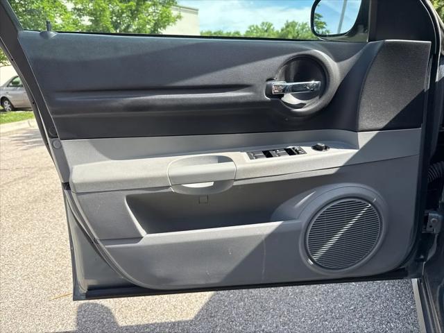 2007 Dodge Magnum Base
