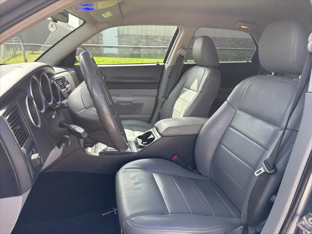 2007 Dodge Magnum Base
