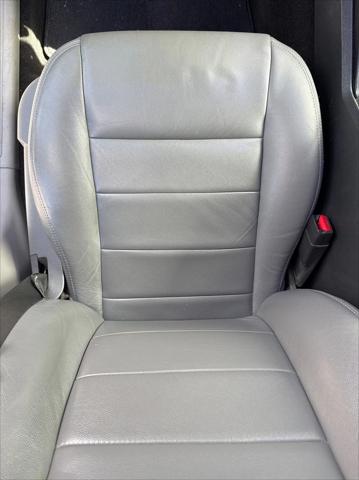 2007 Dodge Magnum Base