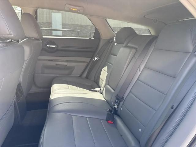 2007 Dodge Magnum Base