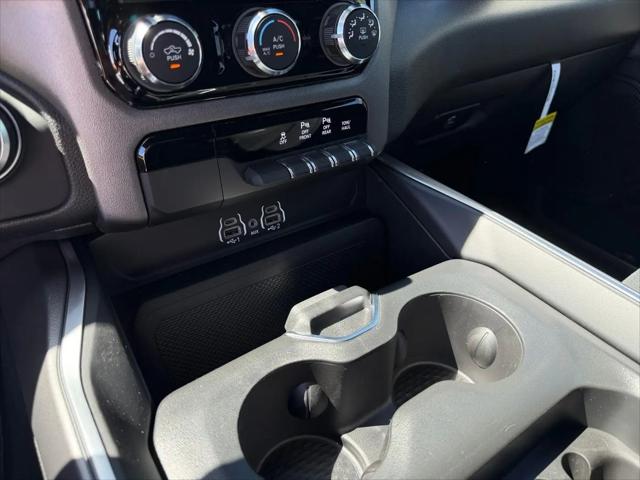 2026 Ram 1500 Express Crew Cab 4x4 57 Box