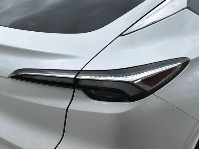 2026 Buick NV Avenir FWD