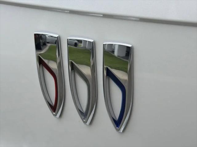 2026 Buick NV Avenir FWD