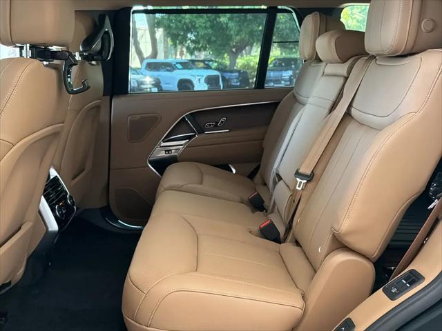 2026 Land Rover Range Rover P400 SE 7 Seat