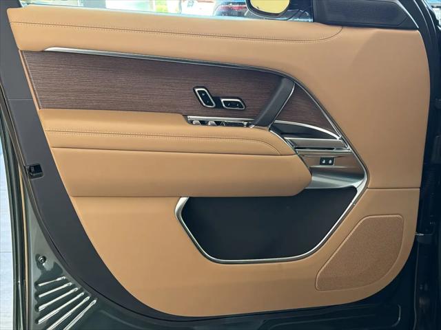 2026 Land Rover Range Rover P400 SE 7 Seat