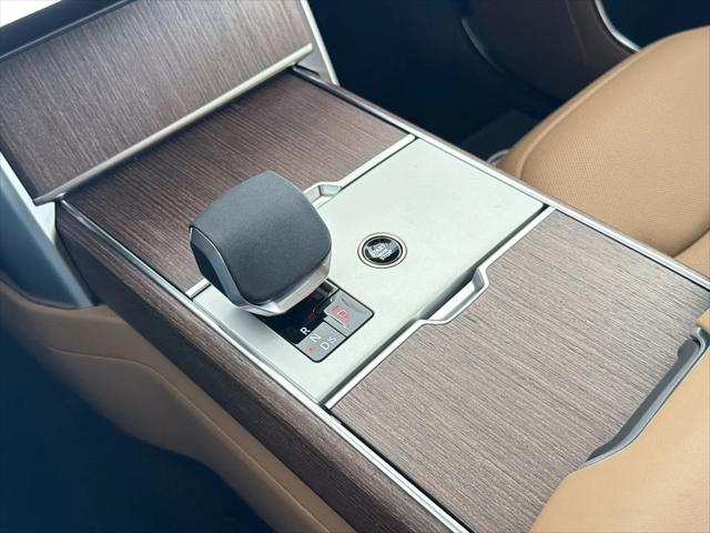 2026 Land Rover Range Rover P400 SE 7 Seat