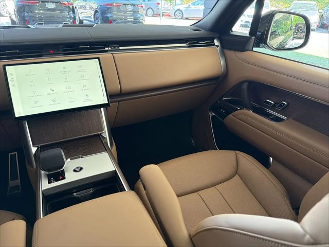2026 Land Rover Range Rover P400 SE 7 Seat