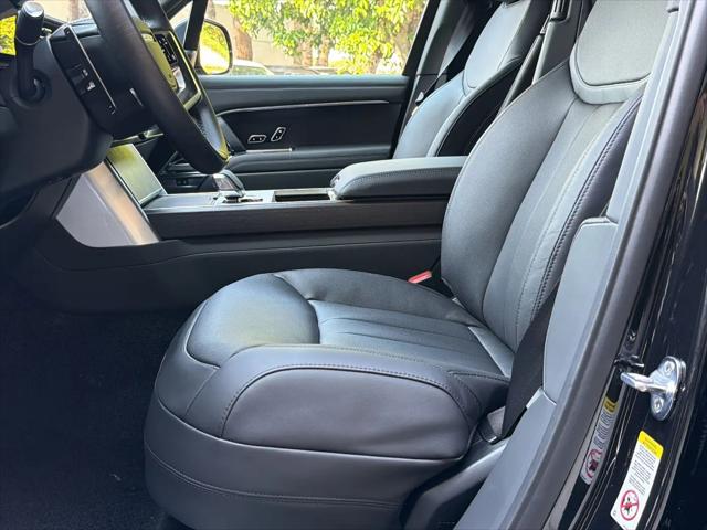 2026 Land Rover Range Rover P400 SE 7 Seat