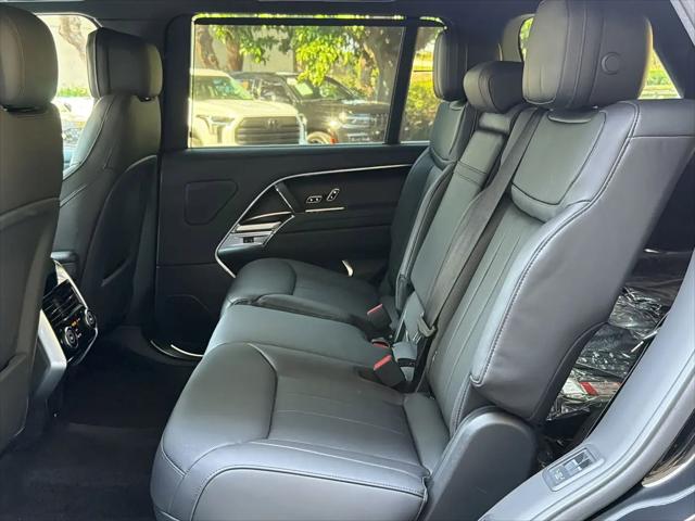 2026 Land Rover Range Rover P400 SE 7 Seat