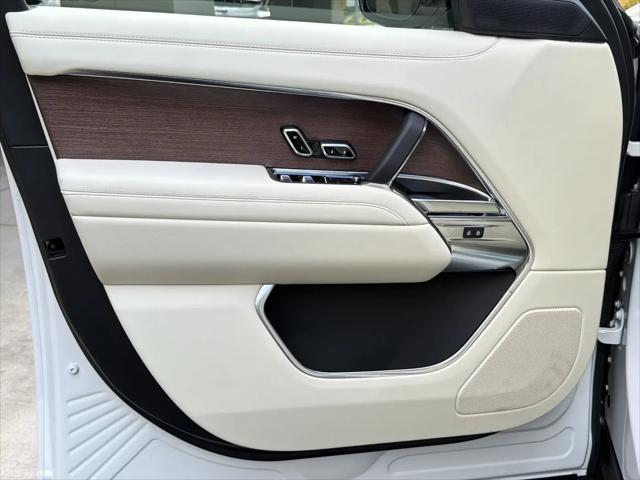 2026 Land Rover Range Rover P400 SE 7 Seat