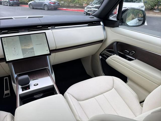 2026 Land Rover Range Rover P400 SE 7 Seat
