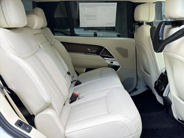 2026 Land Rover Range Rover P400 SE 7 Seat