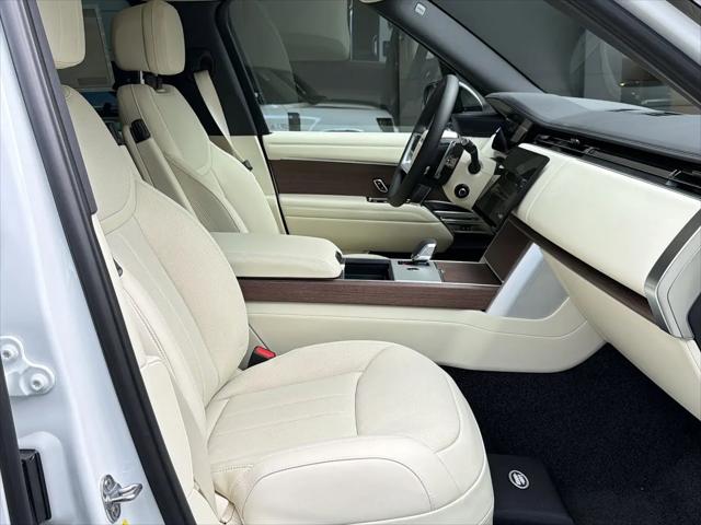 2026 Land Rover Range Rover P400 SE 7 Seat