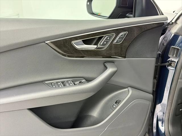 2025 Audi Q8 Premium 55 TFSI quattro