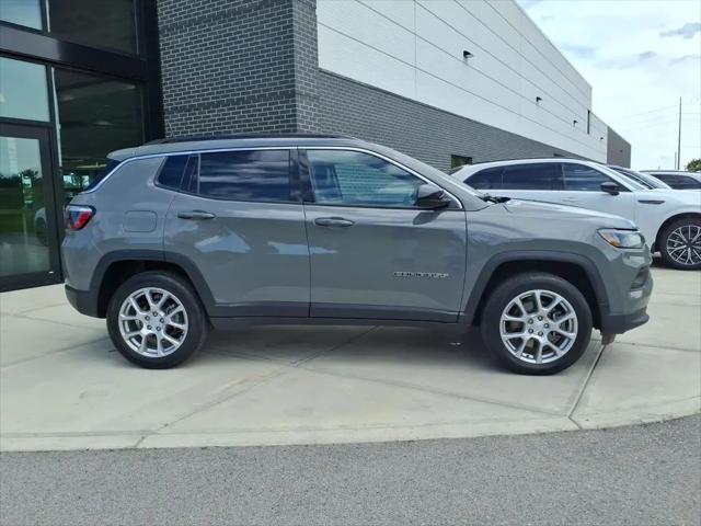 2023 Jeep Compass Latitude Lux FWD