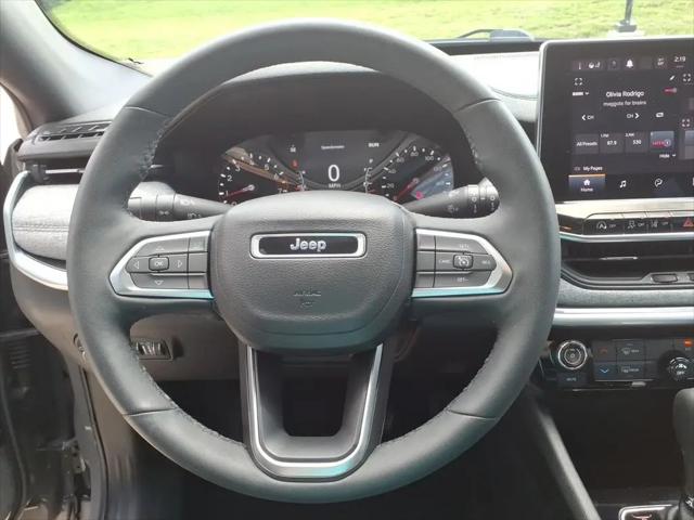 2023 Jeep Compass Latitude Lux FWD