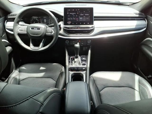 2023 Jeep Compass Latitude Lux FWD