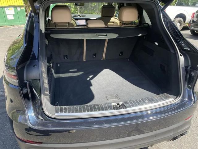 2023 Porsche Cayenne Platinum Edition