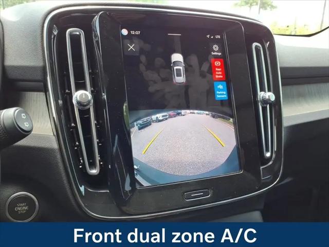 2023 Volvo XC40 B5 Plus Bright Theme