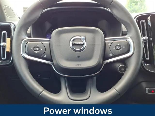 2023 Volvo XC40 B5 Plus Bright Theme