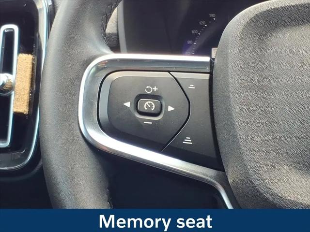 2023 Volvo XC40 B5 Plus Bright Theme