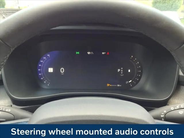 2023 Volvo XC40 B5 Plus Bright Theme
