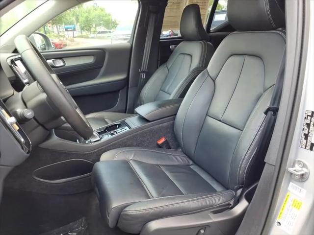 2023 Volvo XC40 B5 Plus Bright Theme