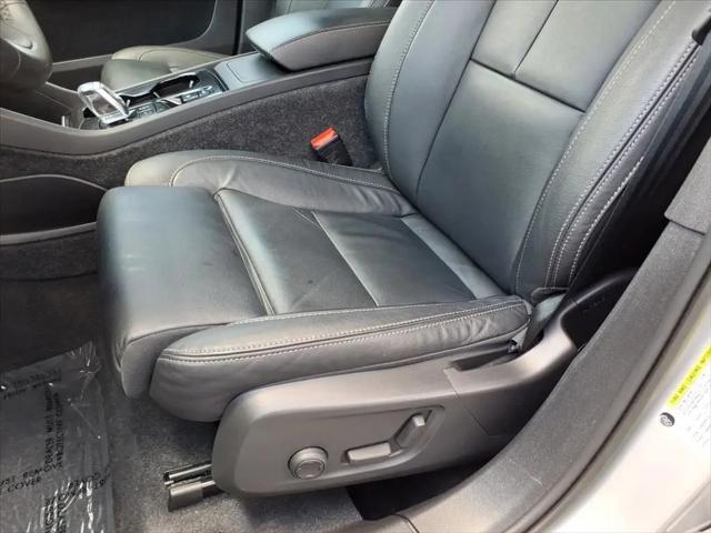 2023 Volvo XC40 B5 Plus Bright Theme
