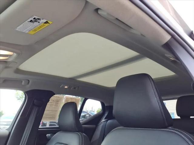 2023 Volvo XC40 B5 Plus Bright Theme