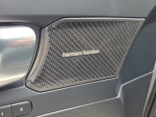2023 Volvo XC40 B5 Plus Bright Theme