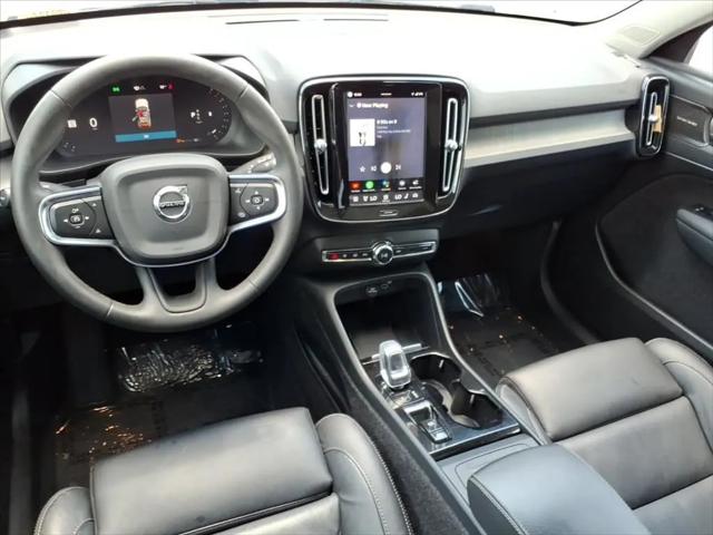 2023 Volvo XC40 B5 Plus Bright Theme