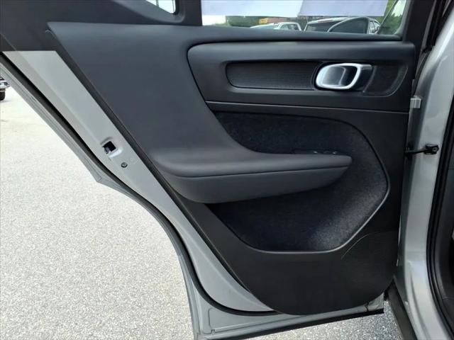 2023 Volvo XC40 B5 Plus Bright Theme