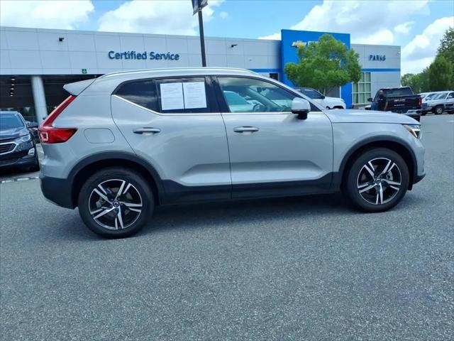 2023 Volvo XC40 B5 Plus Bright Theme