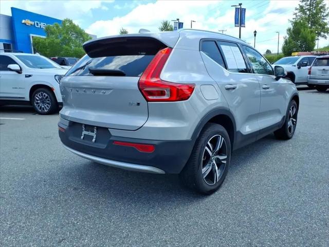 2023 Volvo XC40 B5 Plus Bright Theme