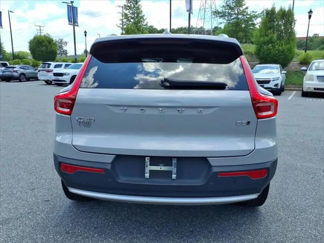 2023 Volvo XC40 B5 Plus Bright Theme