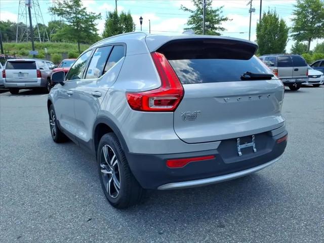 2023 Volvo XC40 B5 Plus Bright Theme
