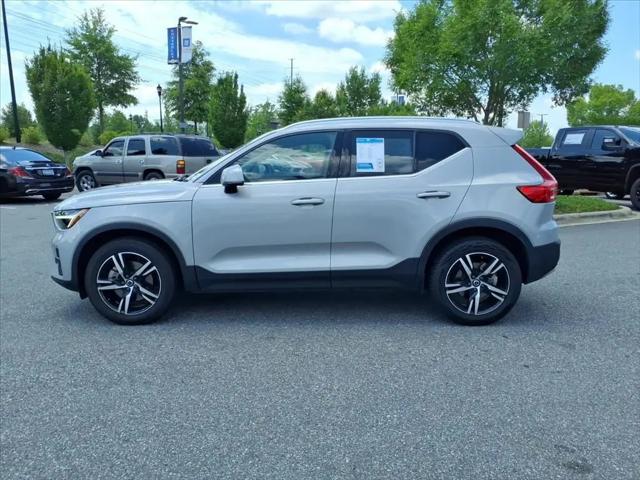 2023 Volvo XC40 B5 Plus Bright Theme