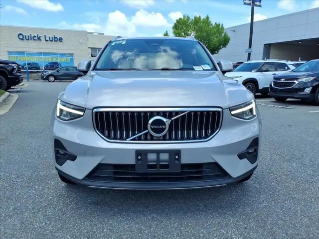 2023 Volvo XC40 B5 Plus Bright Theme