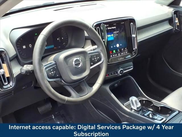 2023 Volvo XC40 B5 Plus Bright Theme
