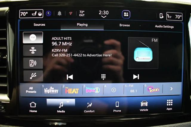 2027 Chrysler Pacifica Select