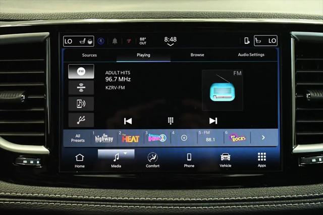 2027 Chrysler Pacifica Select