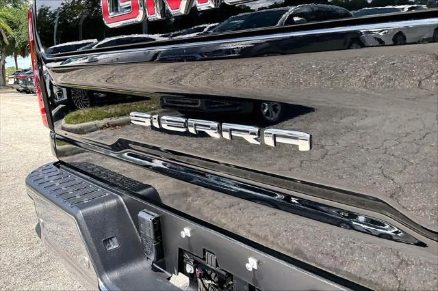 2024 GMC Sierra 2500HD 4WD Crew Cab Standard Bed SLT