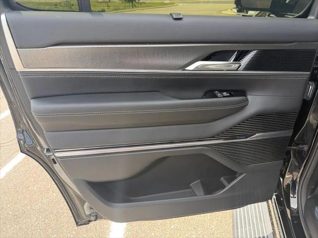 2023 Jeep Grand Wagoneer Series II Obsidian