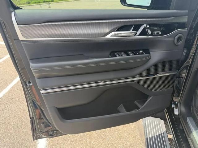 2023 Jeep Grand Wagoneer Series II Obsidian